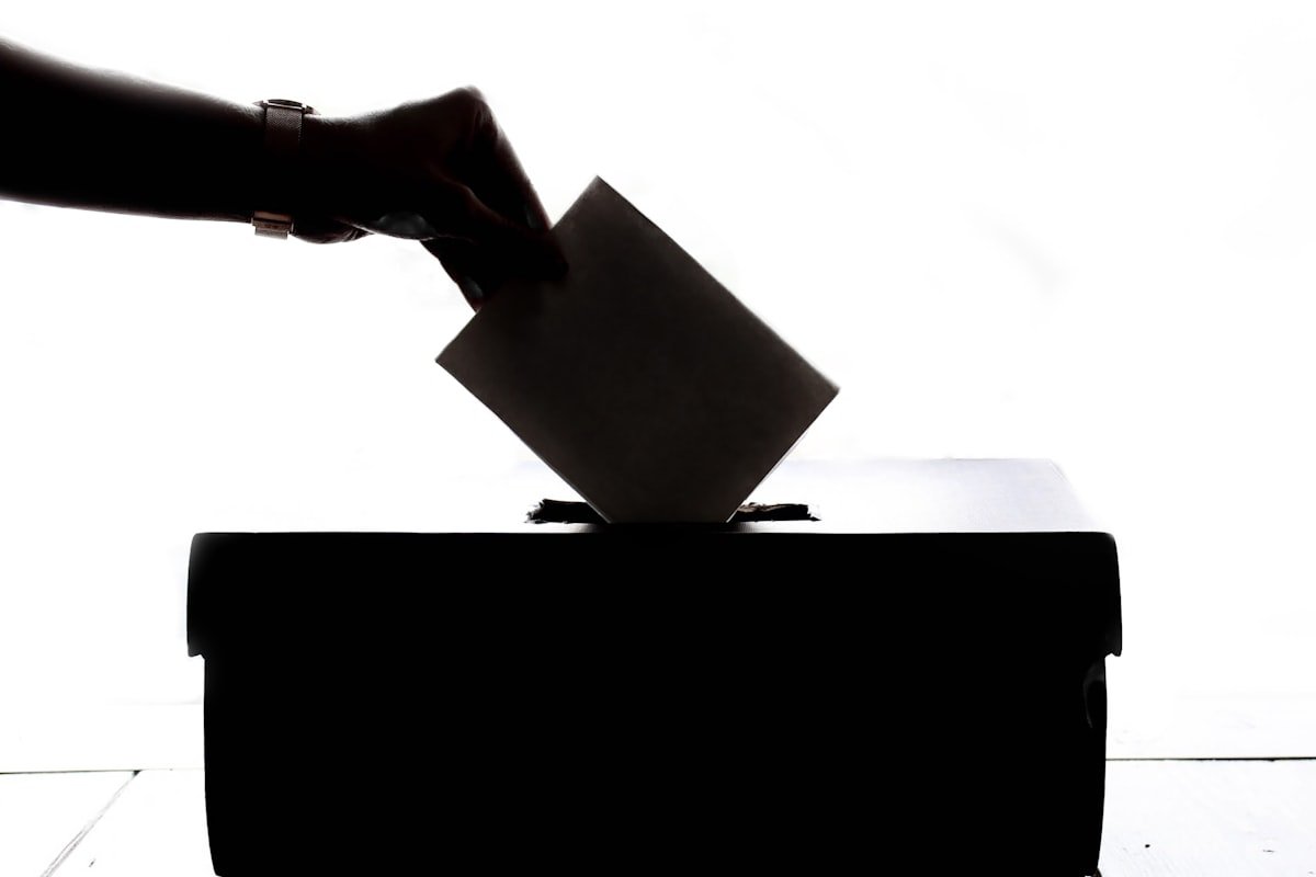 Valet 2026: Så påverkar partiernas politik din lön, ditt jobb och din trygghet